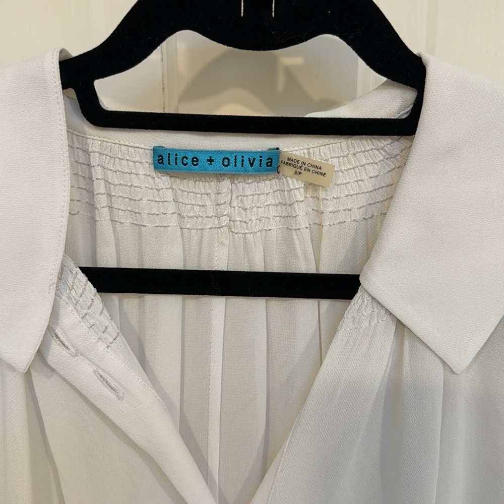 Alice + Olivia Sheer White Button Front Open Slee… - image 4